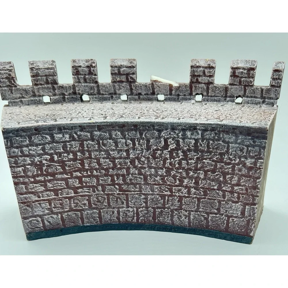 Miniature Building Authority Town Wall Series Outer Curved Wall Resin MBA